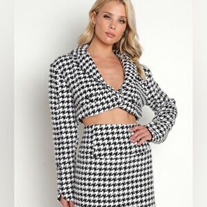 NWT For Love and lemons‎ Bonnie Cropped Blazer Black + White in size xl
